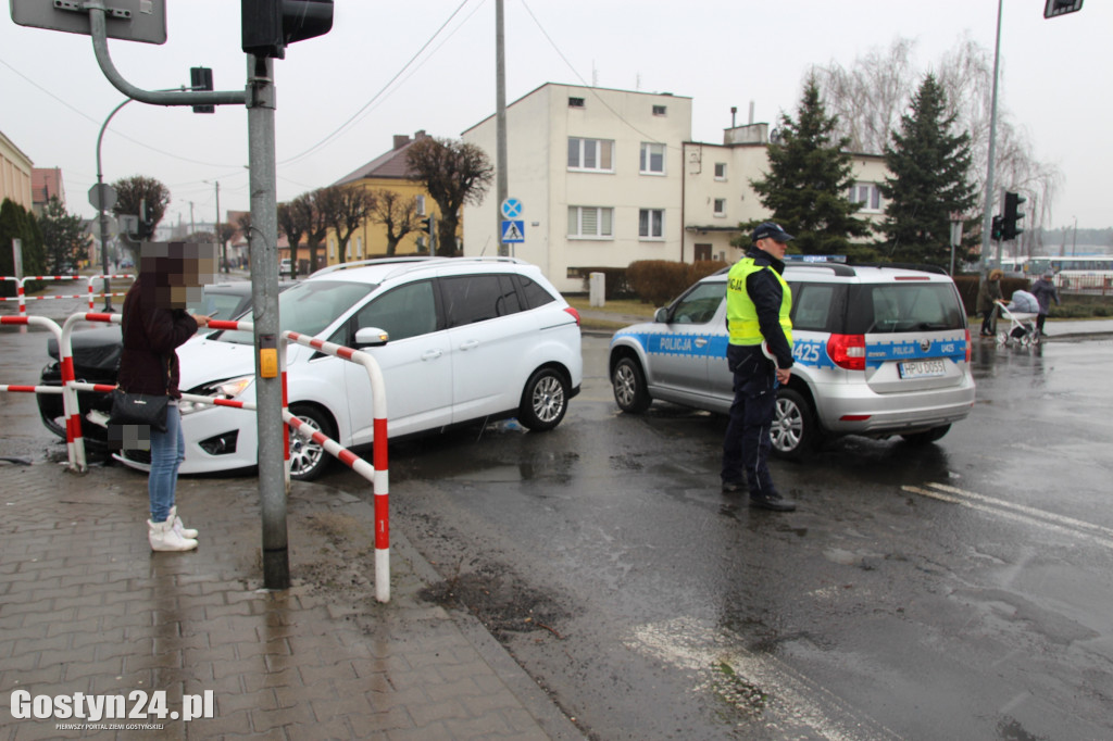 Zderzenie na skrzyżowaniu Mostowej i Bojanowskiego
