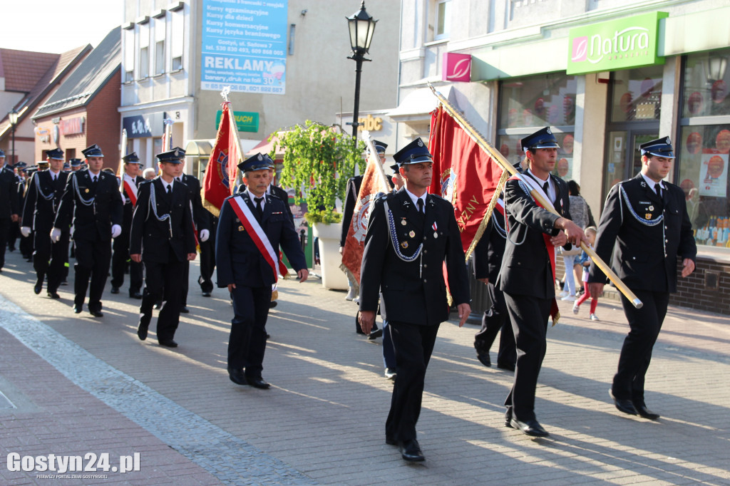 Strażacy przeszli ulicami Gostynia