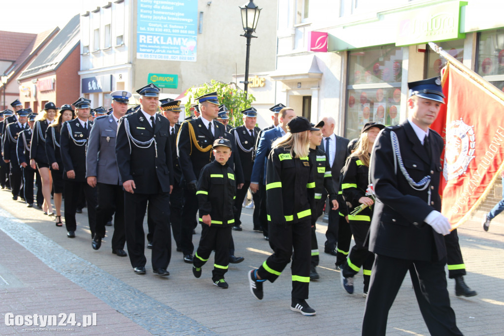 Strażacy przeszli ulicami Gostynia