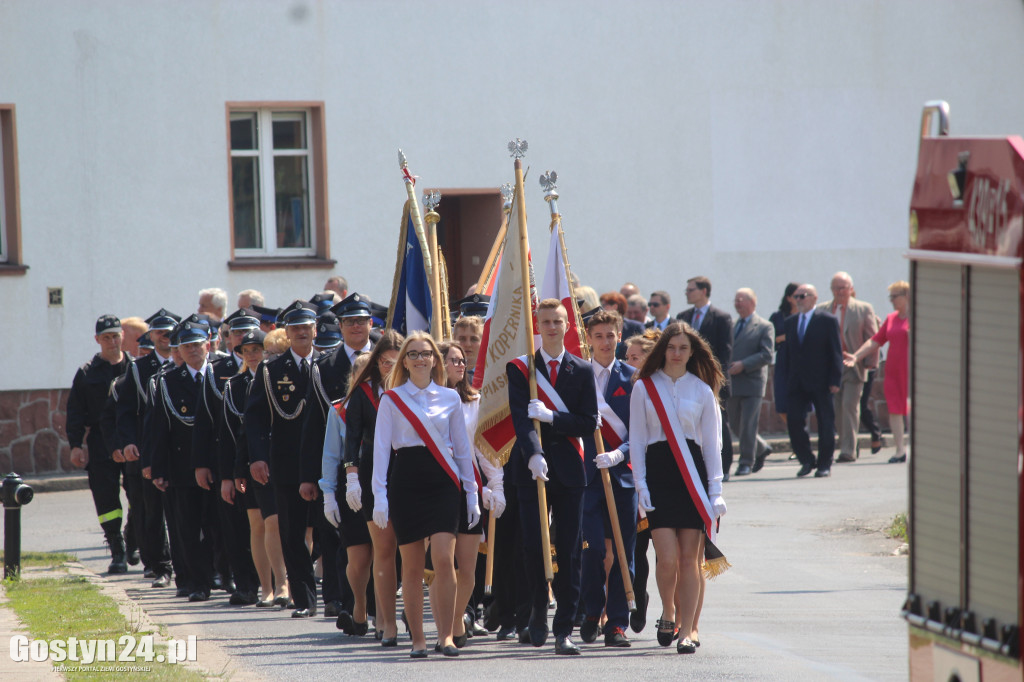 Odsłonięcie tablicy Władysława Kasprzaka w Piaskach