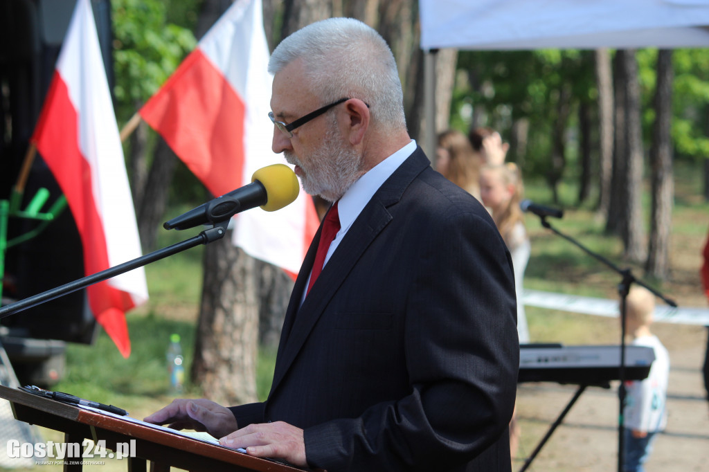 Odsłonięcie tablicy Władysława Kasprzaka w Piaskach