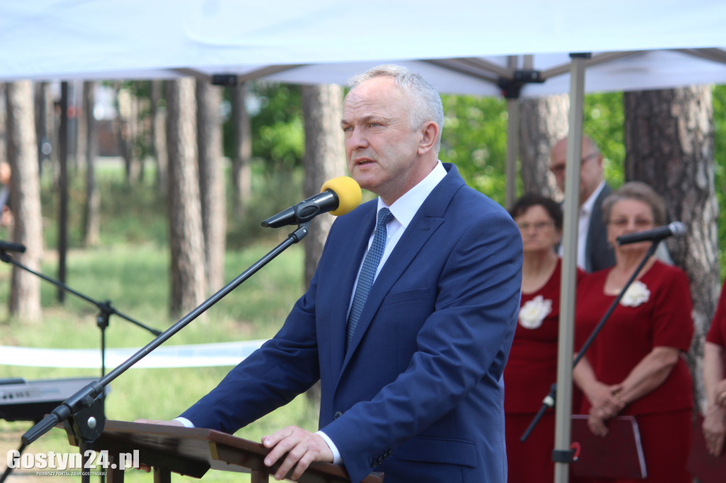 Odsłonięcie tablicy Władysława Kasprzaka w Piaskach