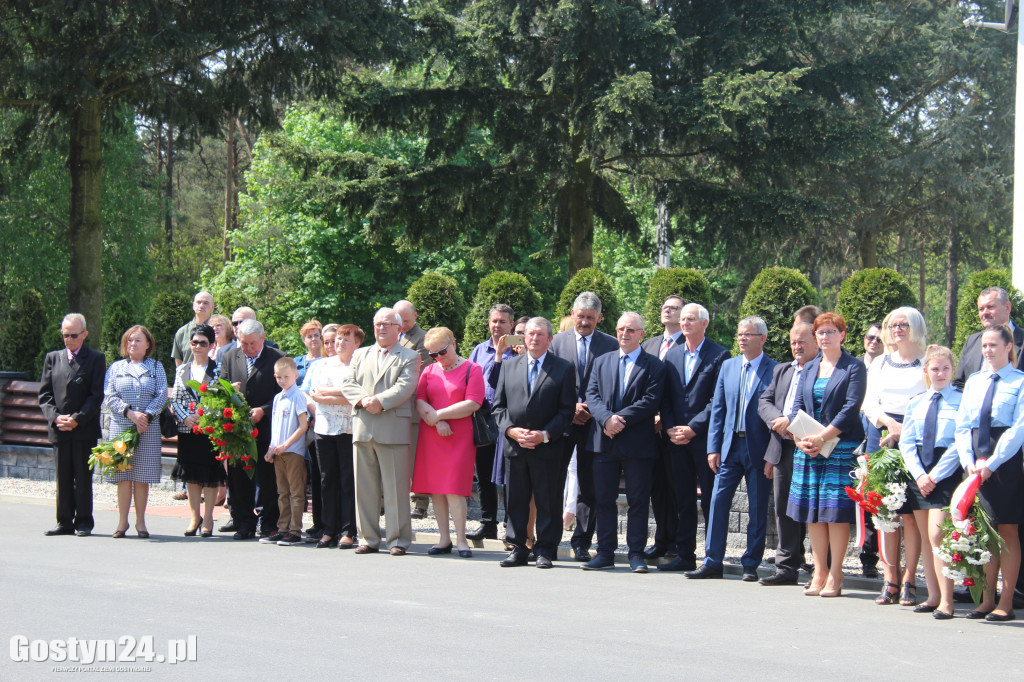 Odsłonięcie tablicy Władysława Kasprzaka w Piaskach