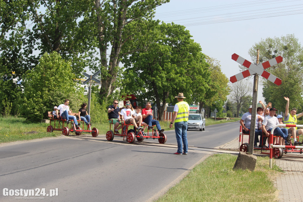 Przejażdżki drezynami kolejowymi w Borku Wlkp.