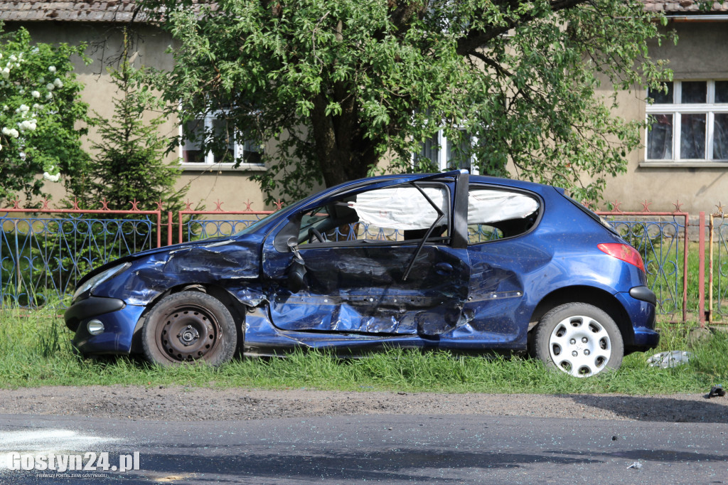 Wypadek na krajowej 12 w Krzemieniewie