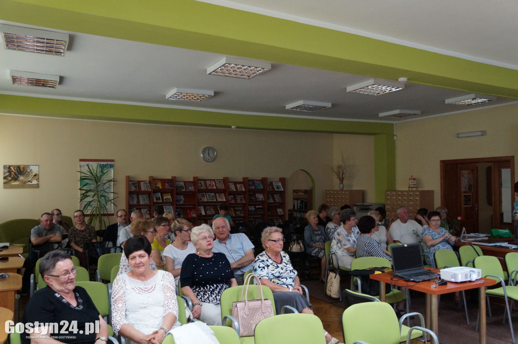 Bartek Sabela w gostyńskiej bibliotece