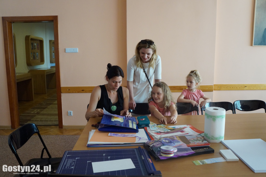 Warsztaty z okazji Dnia Matki w bibliotece