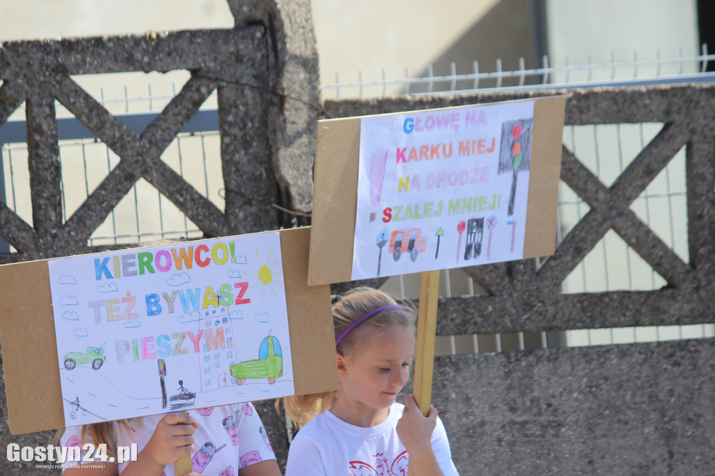Uczniowie zwracali uwagę na prawa pieszych