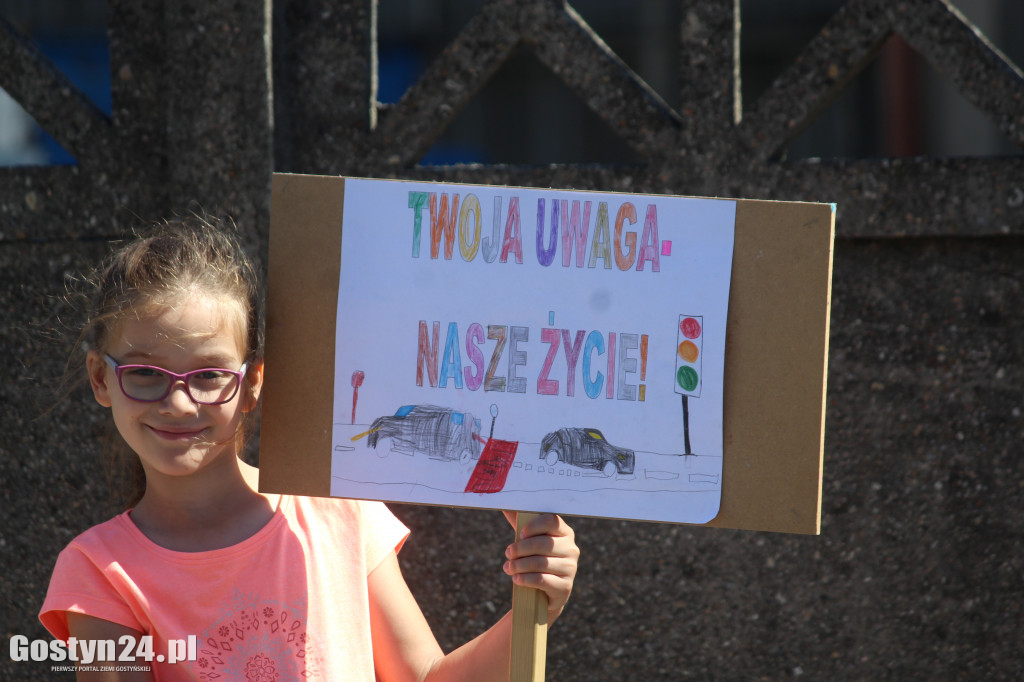 Uczniowie zwracali uwagę na prawa pieszych