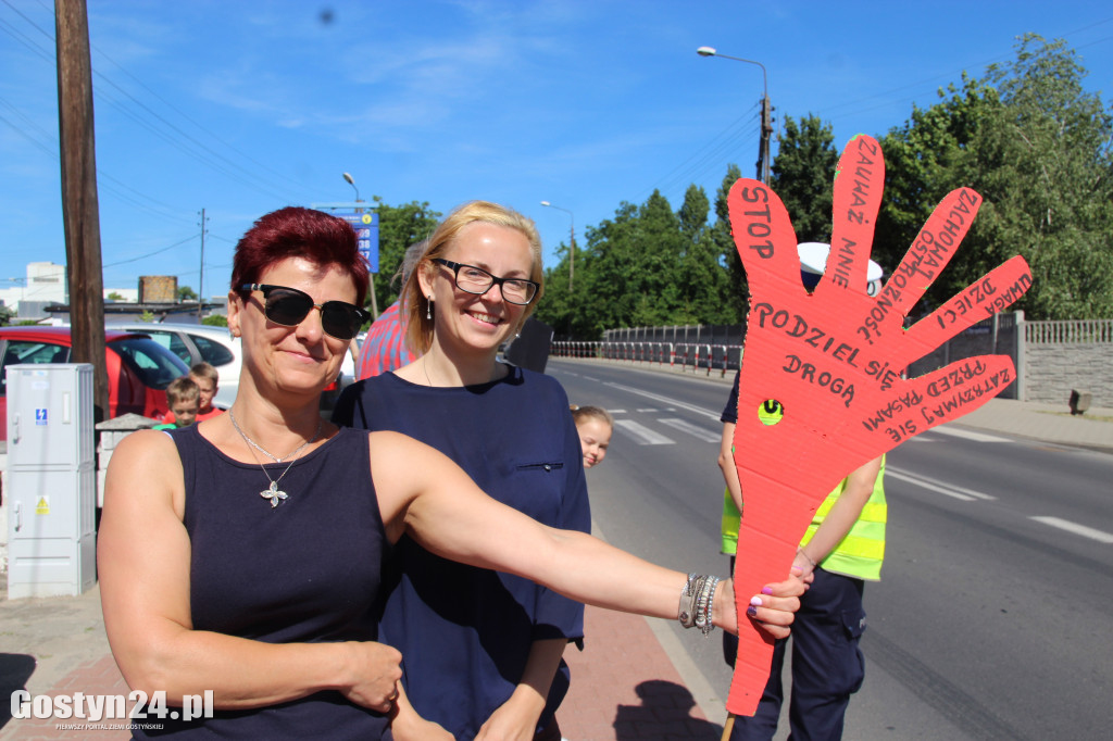 Uczniowie zwracali uwagę na prawa pieszych