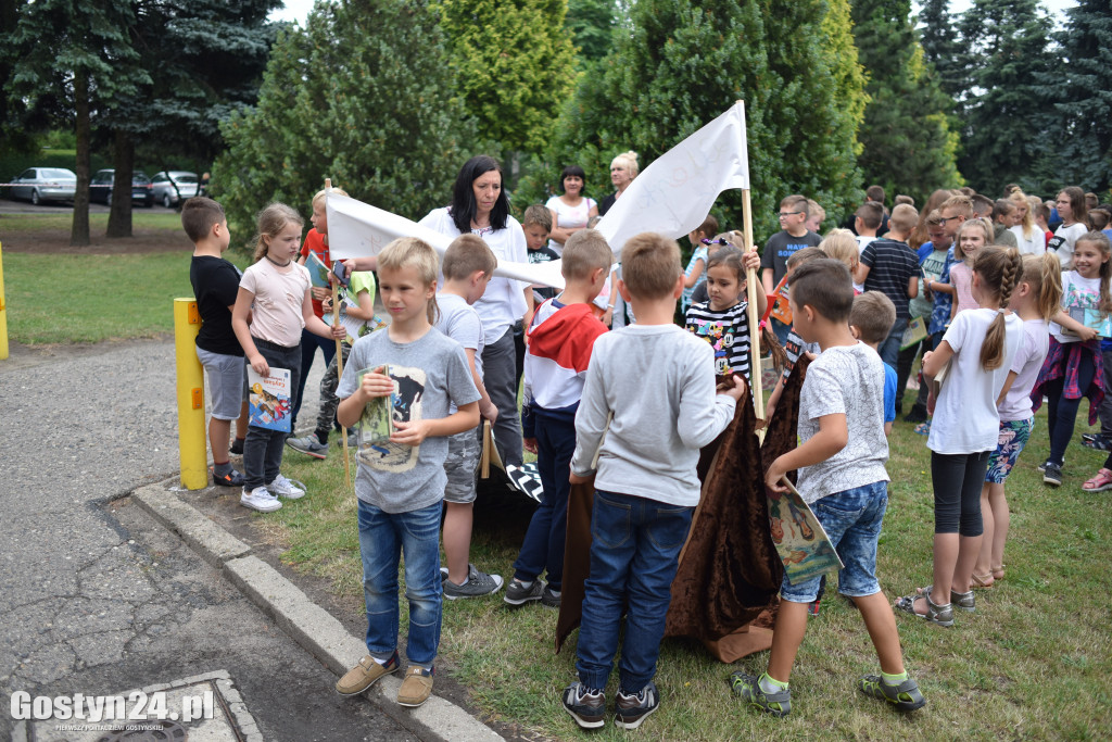 Wszyscy czytali naraz przez pięć minut