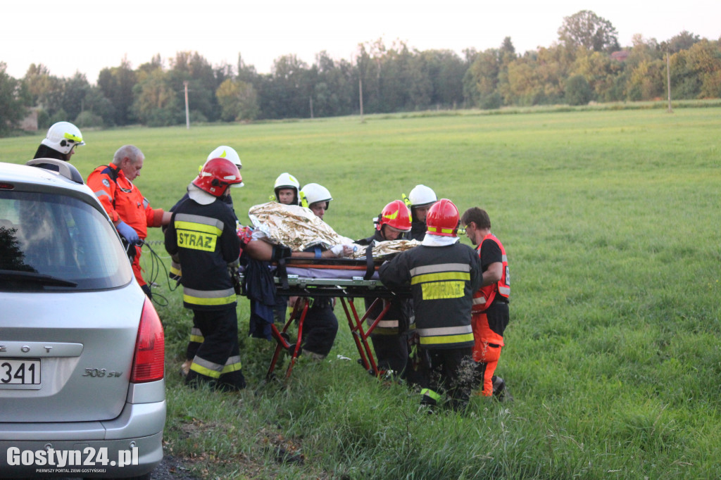 Wypadek motocyklisty w Pępowie