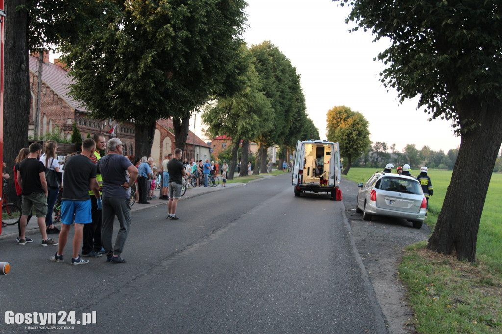 Wypadek motocyklisty w Pępowie