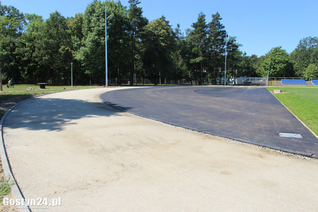 Budowa bieżni na gostyńskim stadionie