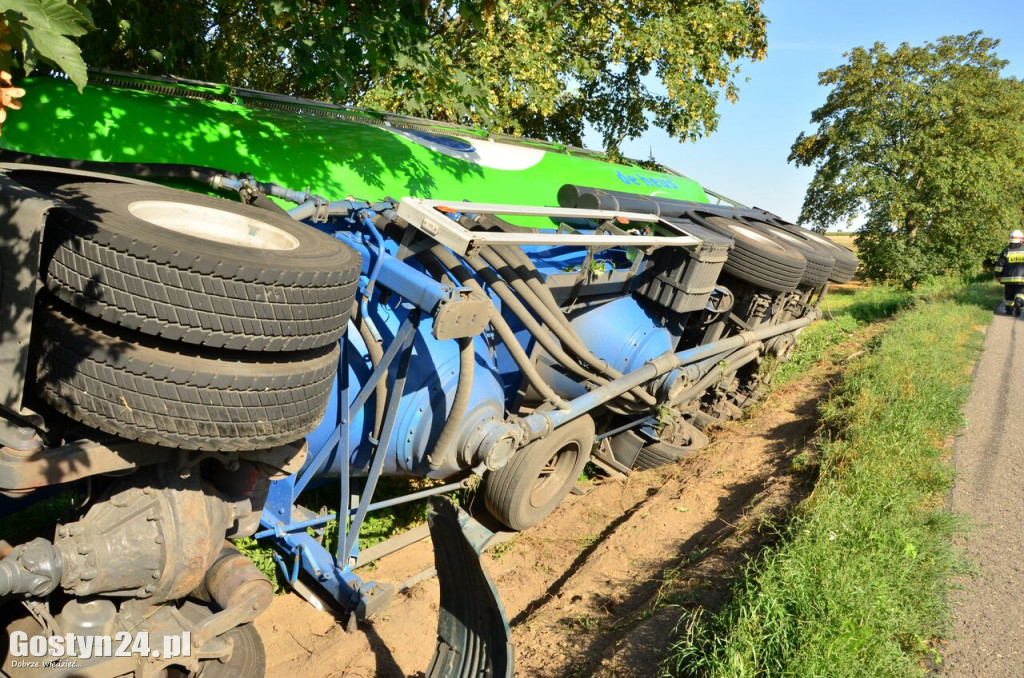 Cysterna w rowie, kierowca próbował uciekać