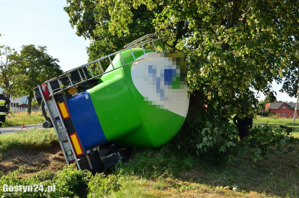 Cysterna w rowie, kierowca próbował uciekać