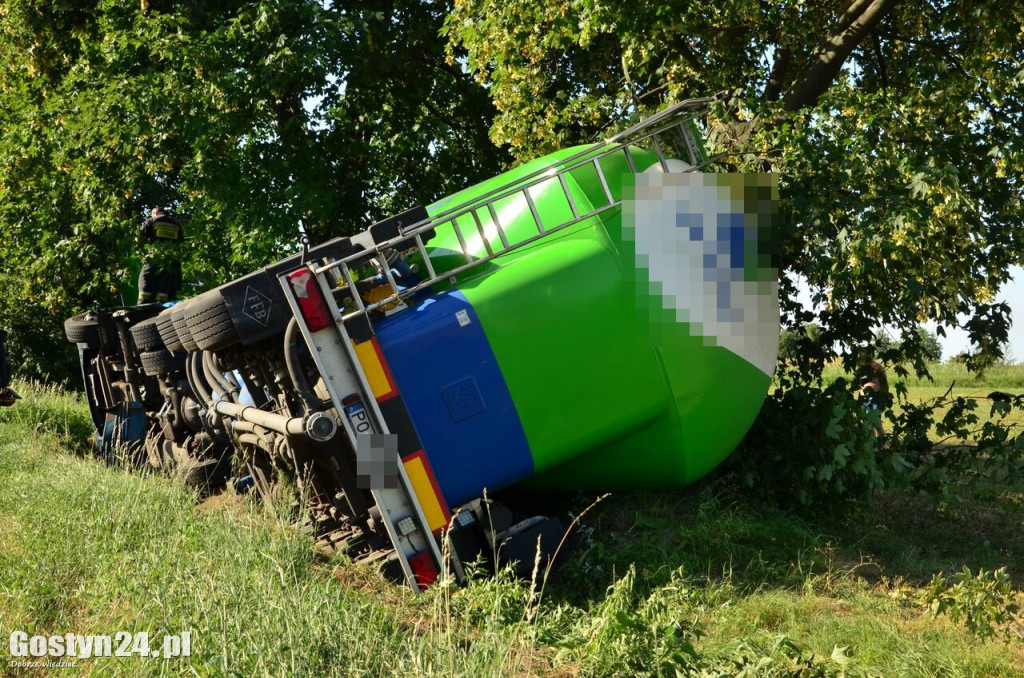 Cysterna w rowie, kierowca próbował uciekać