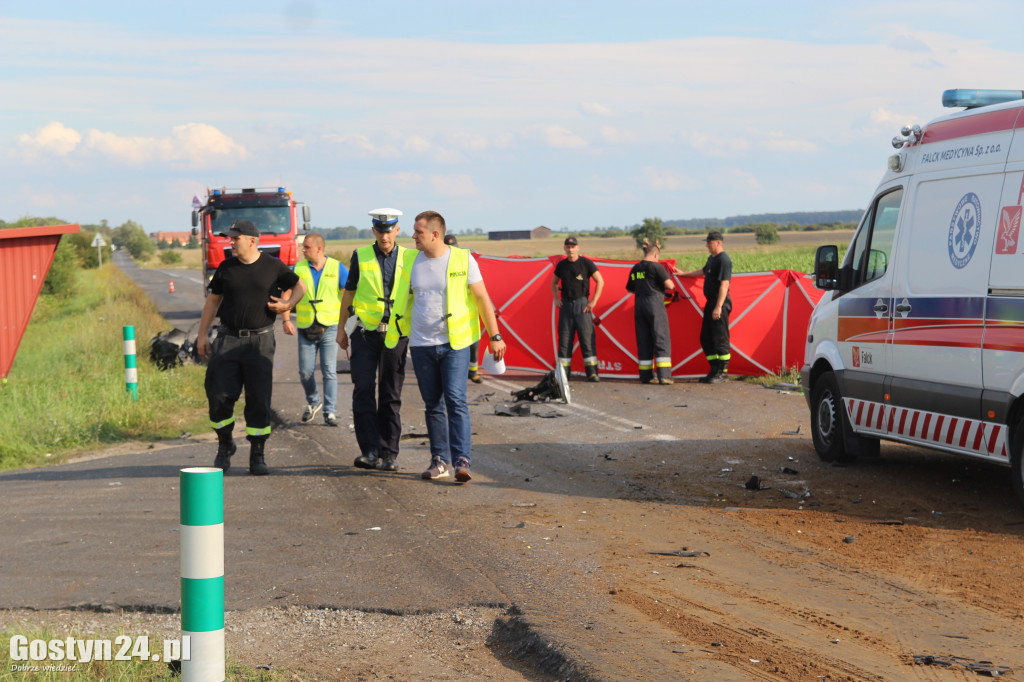 Tragiczny wypadek na prostej drodze