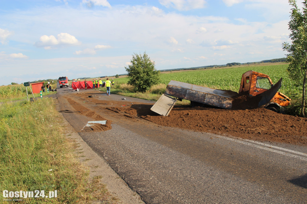 Tragiczny wypadek na prostej drodze