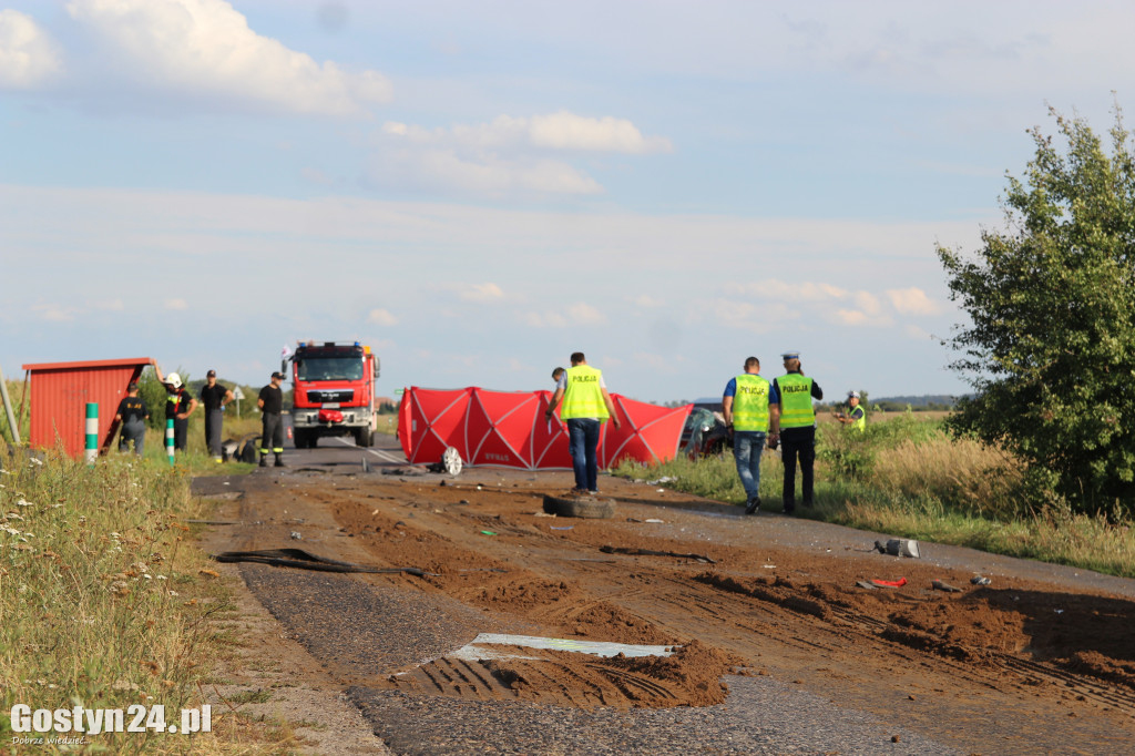 Tragiczny wypadek na prostej drodze