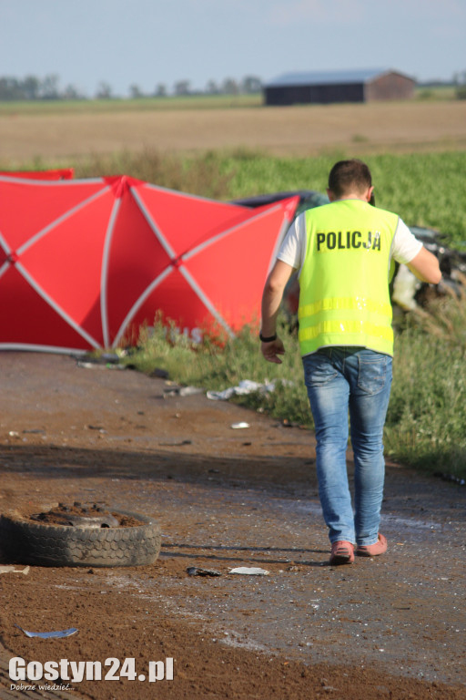 Tragiczny wypadek na prostej drodze