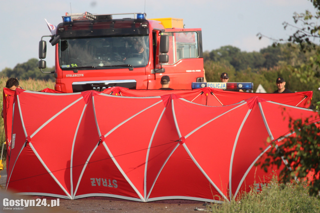 Tragiczny wypadek na prostej drodze