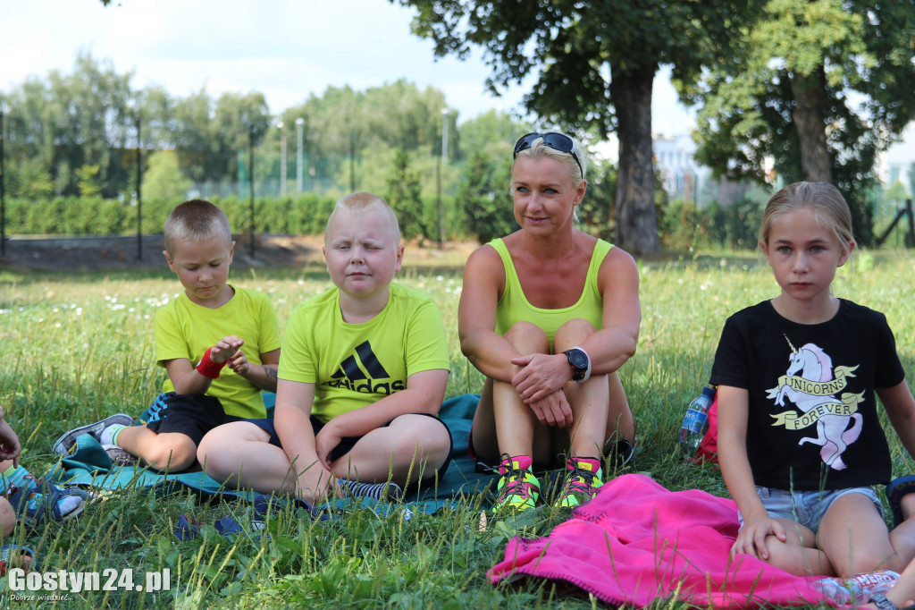 Piknik czytelniczy nad rzeką Kanią