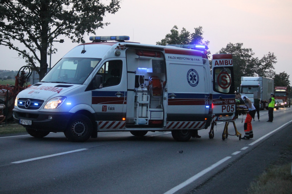 Wypadek motocyklisty na krajowej 12