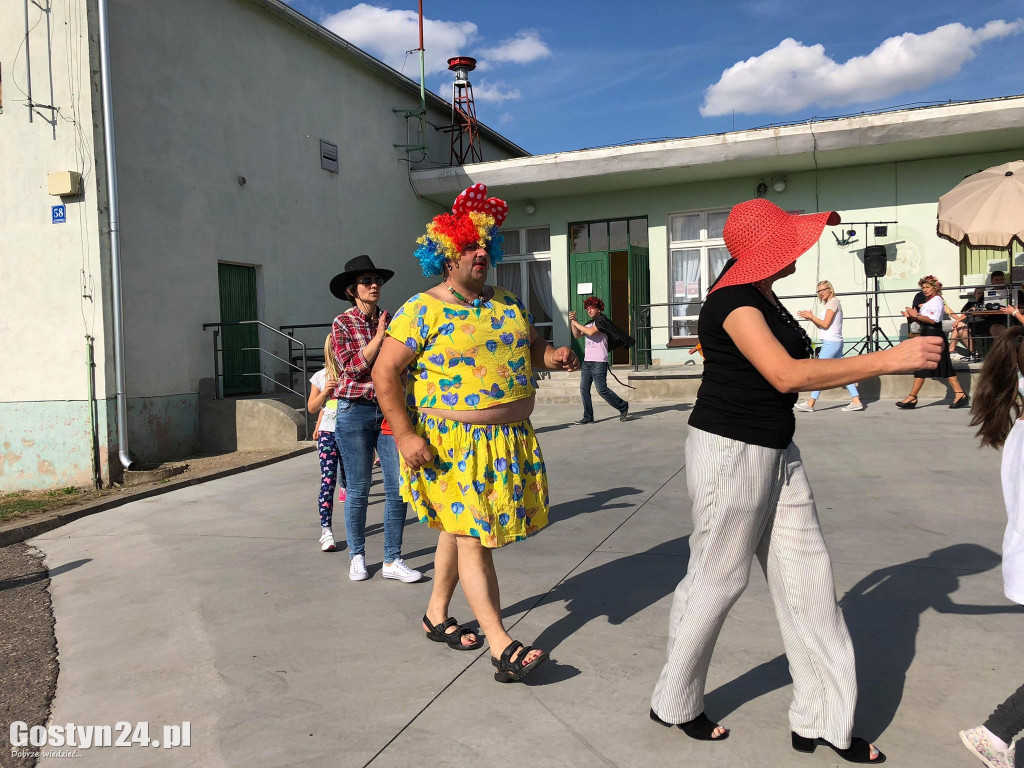 Roztańczona wieś na zakończenie lata