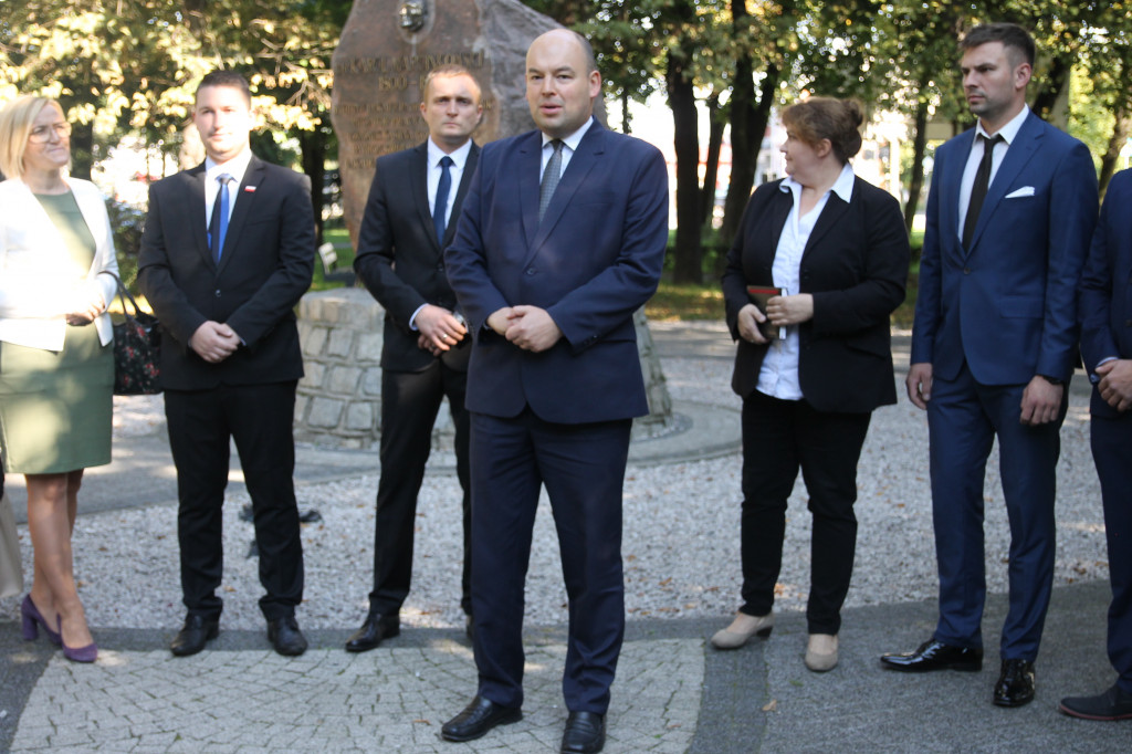 PiS pokazał kandydatów na radnych