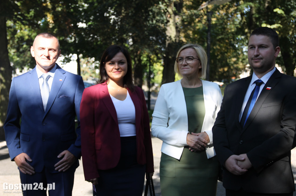 PiS pokazał kandydatów na radnych