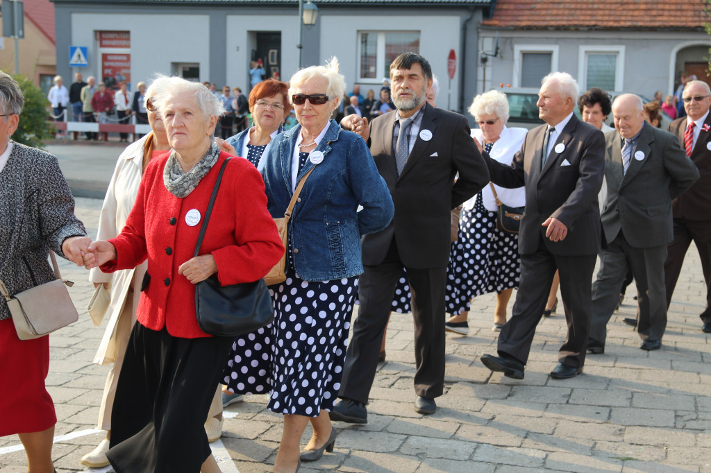 Blisko 300 osób zatańczyło Poloneza w Borku Wlkp.