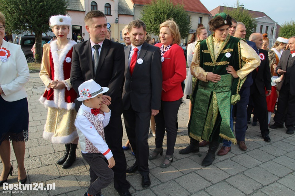 Blisko 300 osób zatańczyło Poloneza w Borku Wlkp.