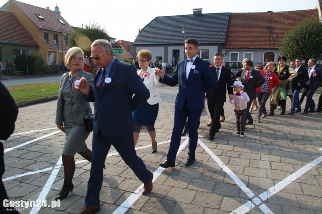 Blisko 300 osób zatańczyło Poloneza w Borku Wlkp.