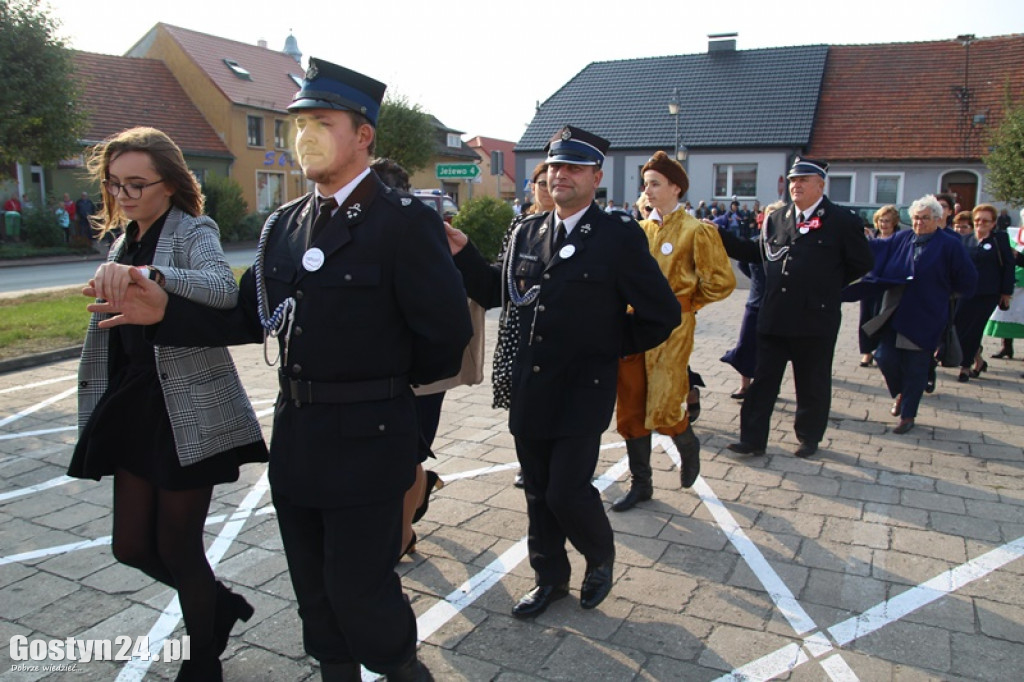 Blisko 300 osób zatańczyło Poloneza w Borku Wlkp.