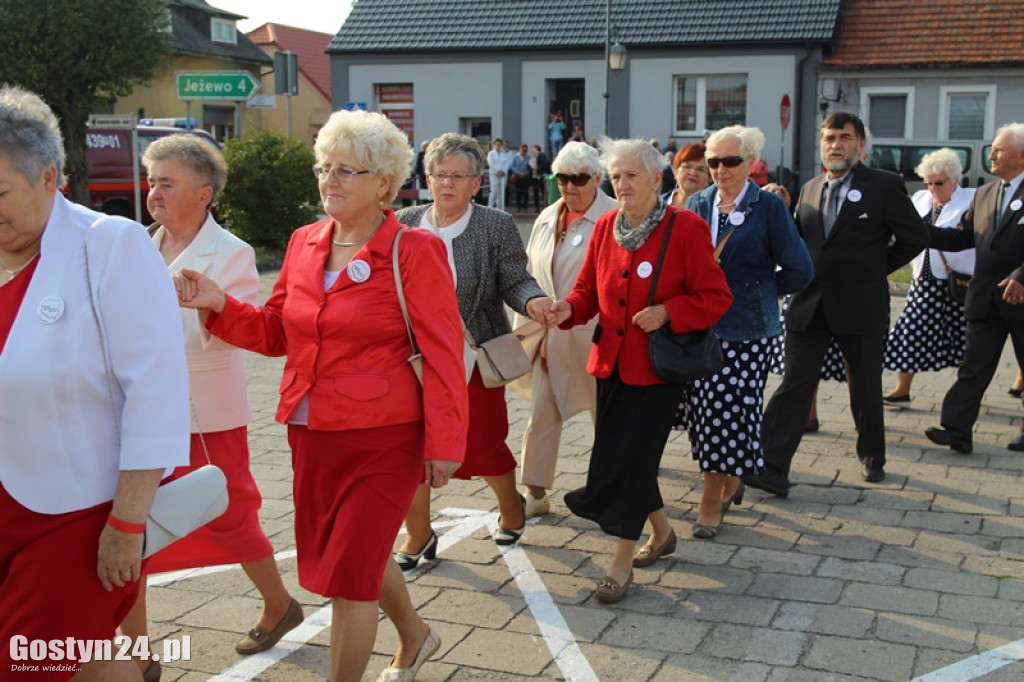 Blisko 300 osób zatańczyło Poloneza w Borku Wlkp.