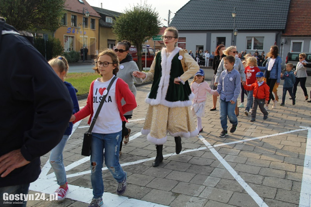 Blisko 300 osób zatańczyło Poloneza w Borku Wlkp.