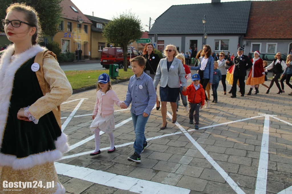 Blisko 300 osób zatańczyło Poloneza w Borku Wlkp.