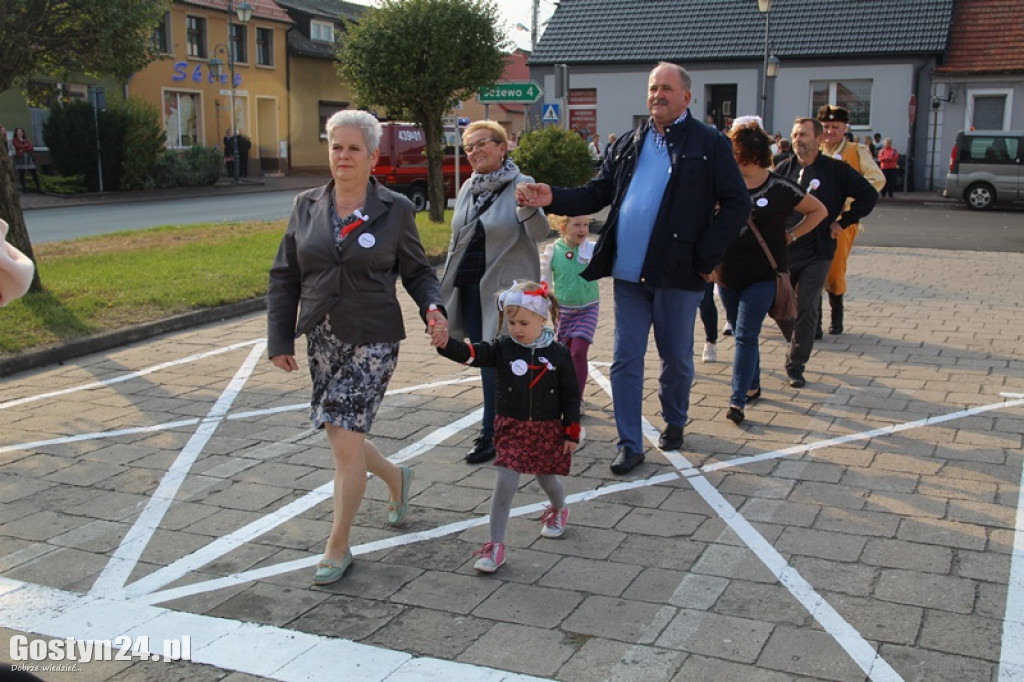Blisko 300 osób zatańczyło Poloneza w Borku Wlkp.