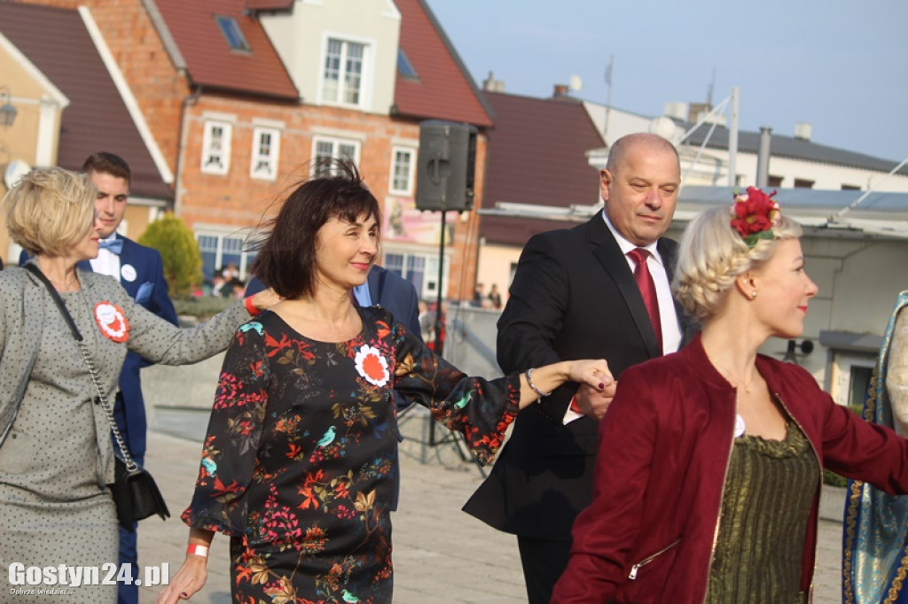Blisko 300 osób zatańczyło Poloneza w Borku Wlkp.