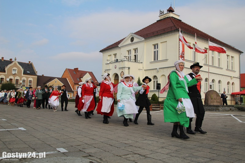 Blisko 300 osób zatańczyło Poloneza w Borku Wlkp.