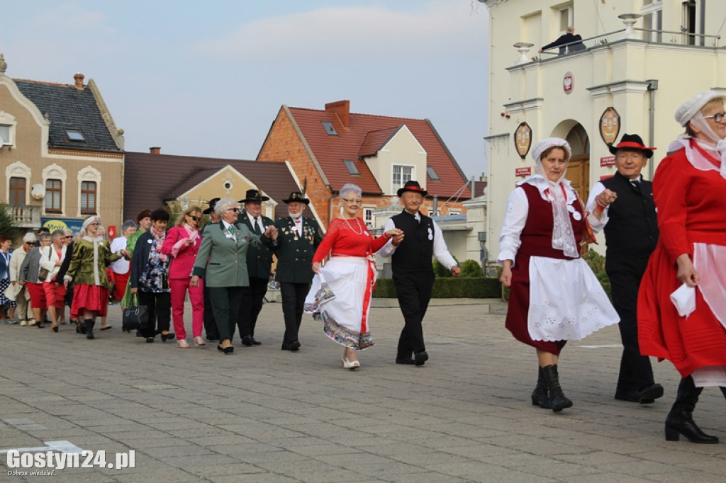 Blisko 300 osób zatańczyło Poloneza w Borku Wlkp.