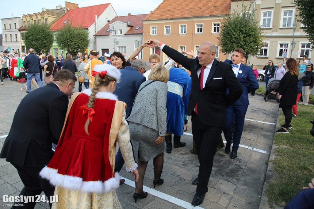 Blisko 300 osób zatańczyło Poloneza w Borku Wlkp.