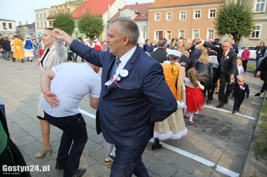 Blisko 300 osób zatańczyło Poloneza w Borku Wlkp.