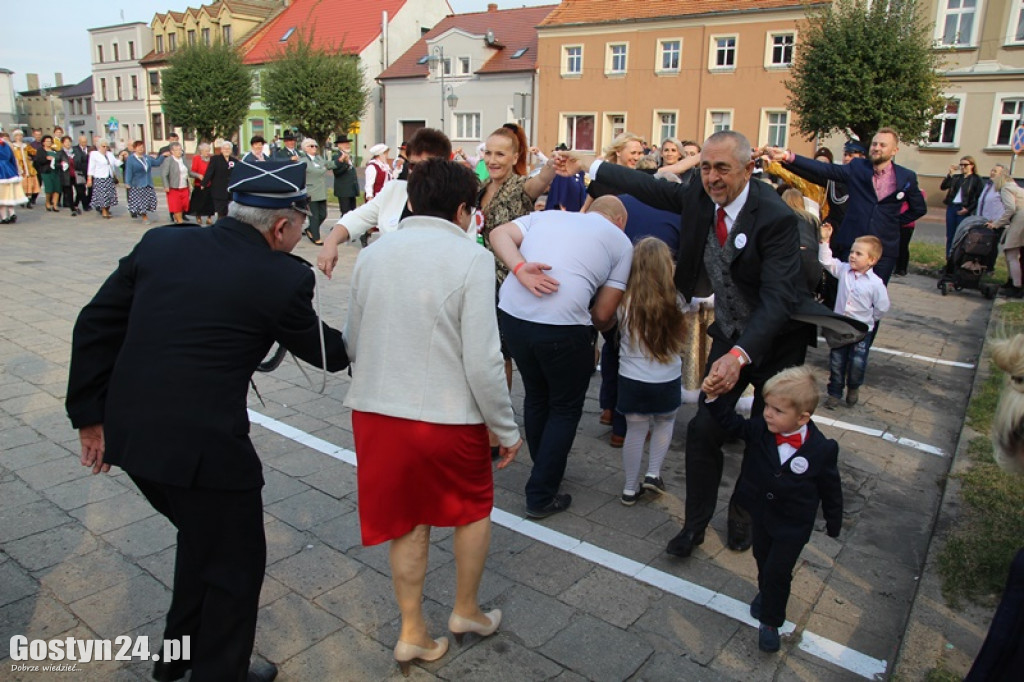 Blisko 300 osób zatańczyło Poloneza w Borku Wlkp.