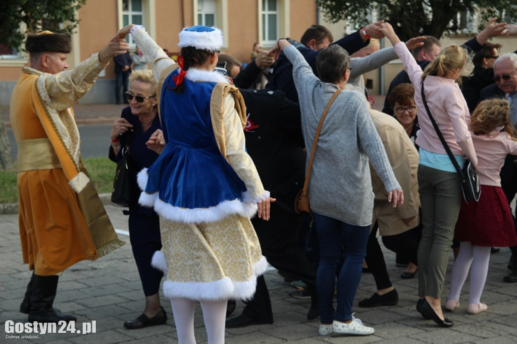 Blisko 300 osób zatańczyło Poloneza w Borku Wlkp.
