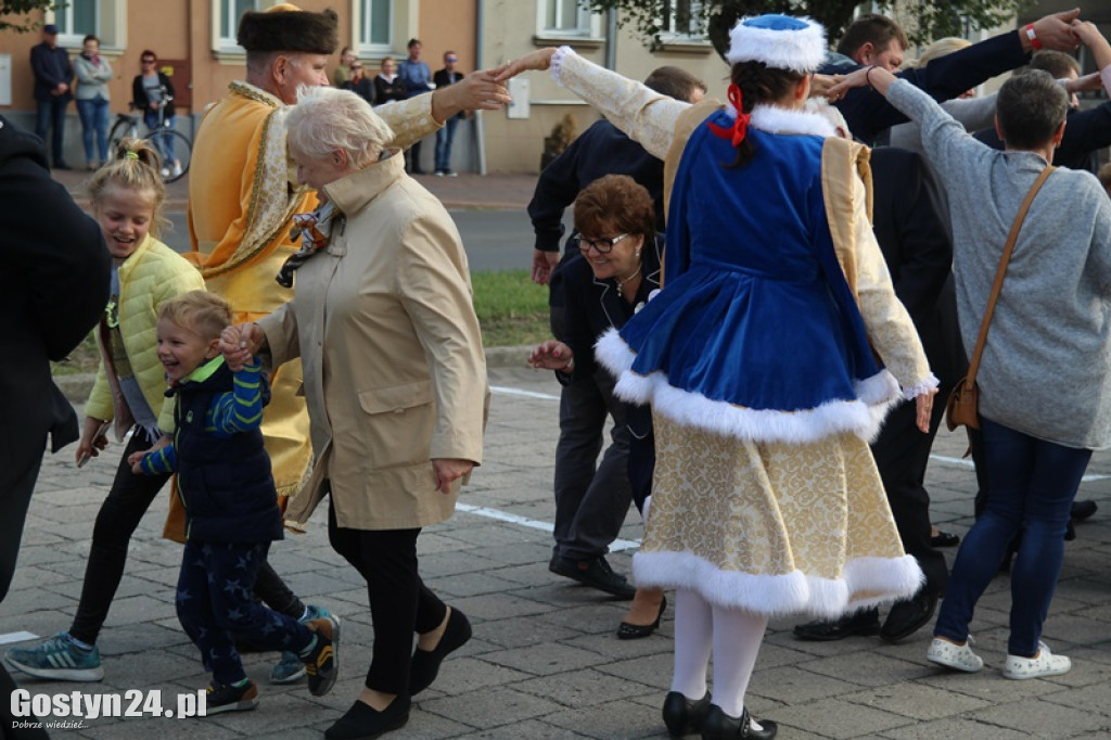 Blisko 300 osób zatańczyło Poloneza w Borku Wlkp.