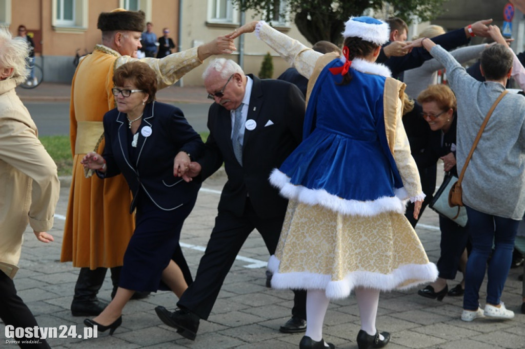 Blisko 300 osób zatańczyło Poloneza w Borku Wlkp.