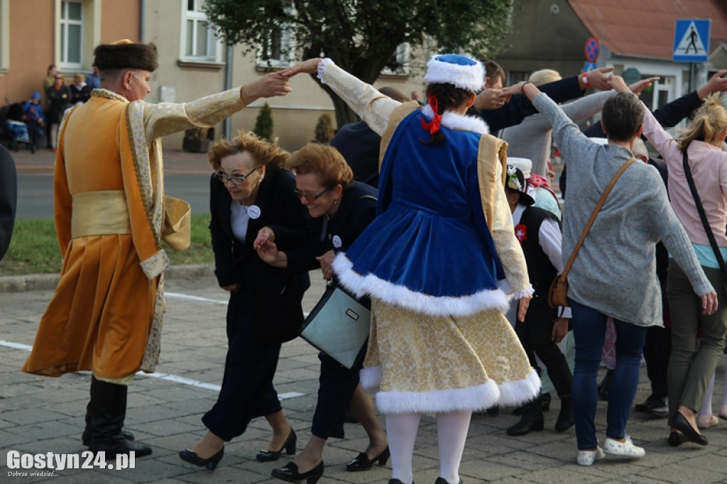Blisko 300 osób zatańczyło Poloneza w Borku Wlkp.