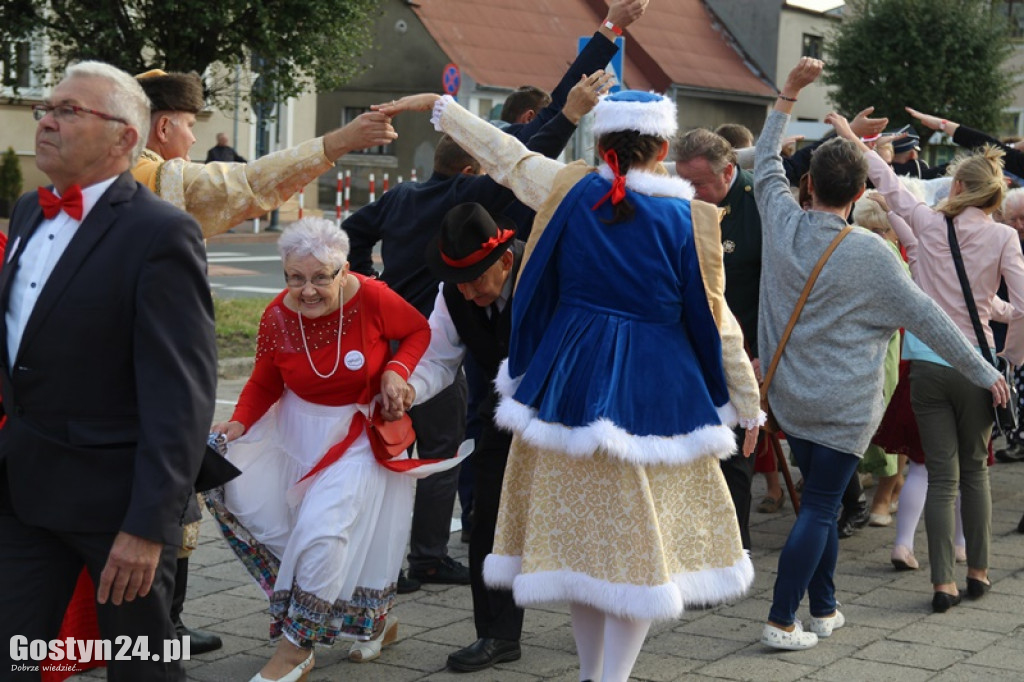 Blisko 300 osób zatańczyło Poloneza w Borku Wlkp.